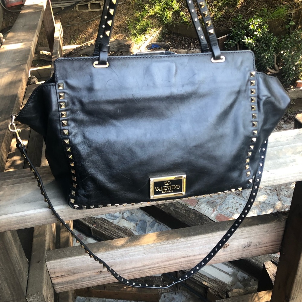 Valentino black rockstud tote bag. Classic model.